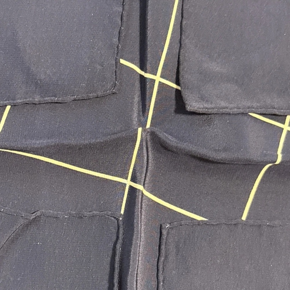 CHANEL Silk Scarf Gold Chain Matelasse Bag Logo Classic Elegant Italy - Picture 14 of 14